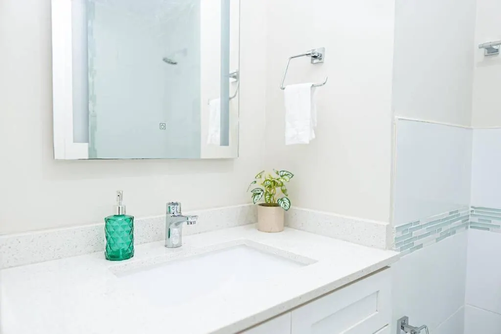 Bayfront Ocean View Gated Appartement Portmore